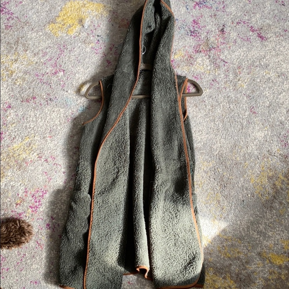 Hooded vest